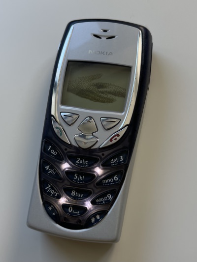 Nokia 8310