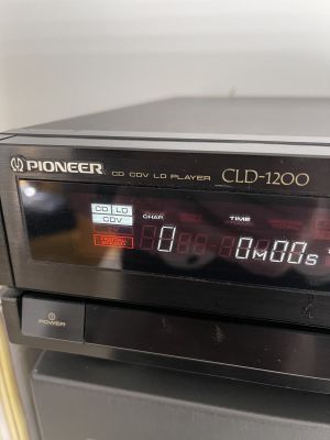 Pioneer CLD-1200 LaserDisc Player